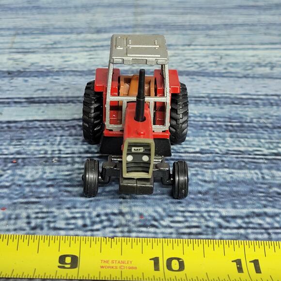 Vintage Ertl 1/64 scale die-cast Massey Harris 699 w/frontend tractor red/silver - Picture 4 of 8